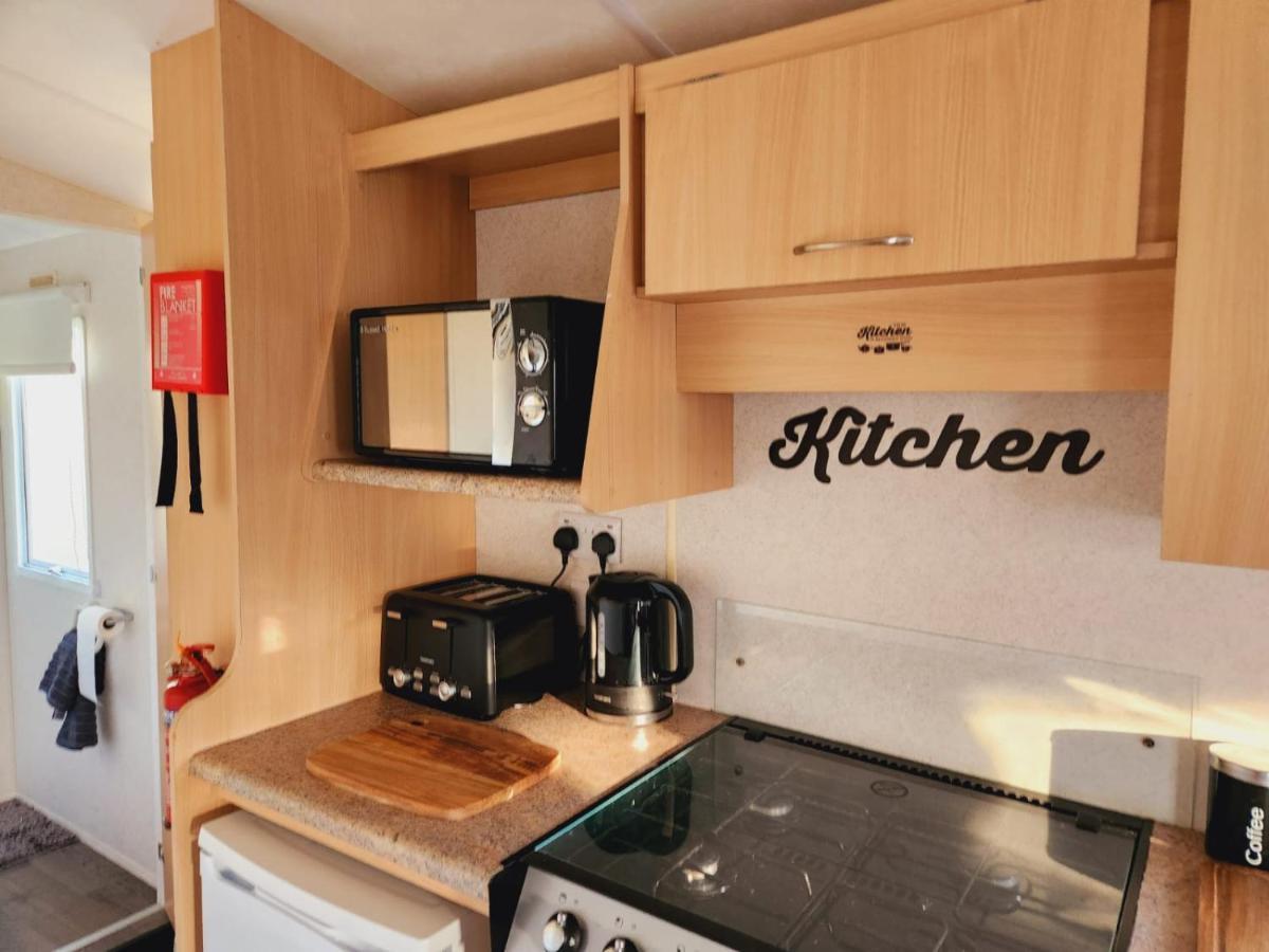 Hotel Comfy Caravan On Marine Park Rhyl Exterior foto