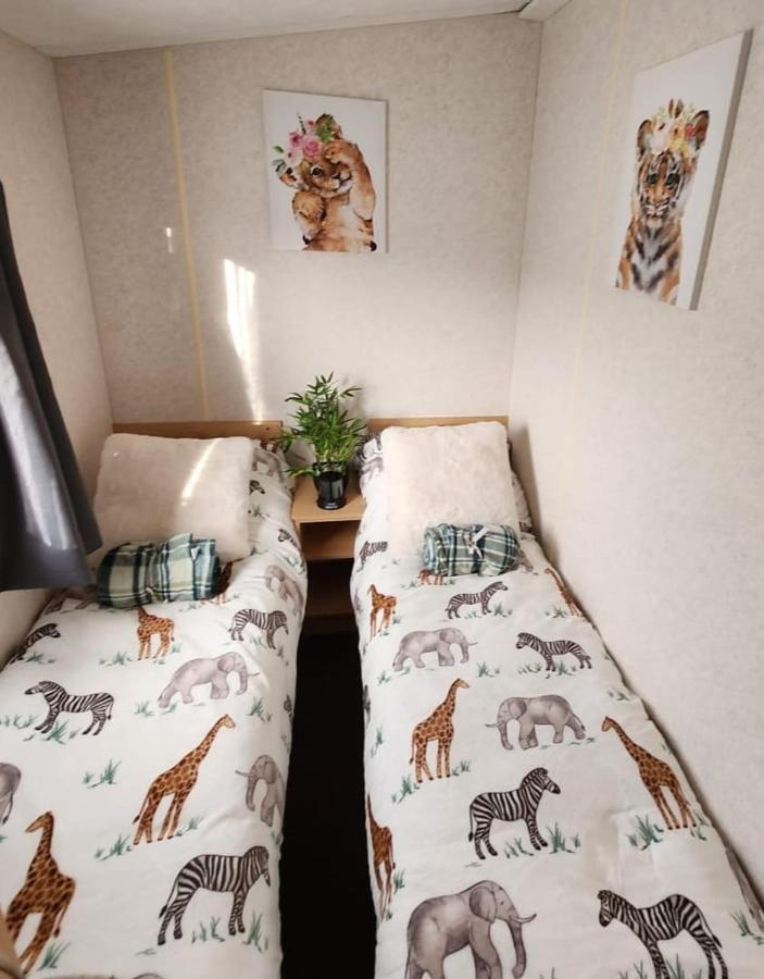 Hotel Comfy Caravan On Marine Park Rhyl Exterior foto