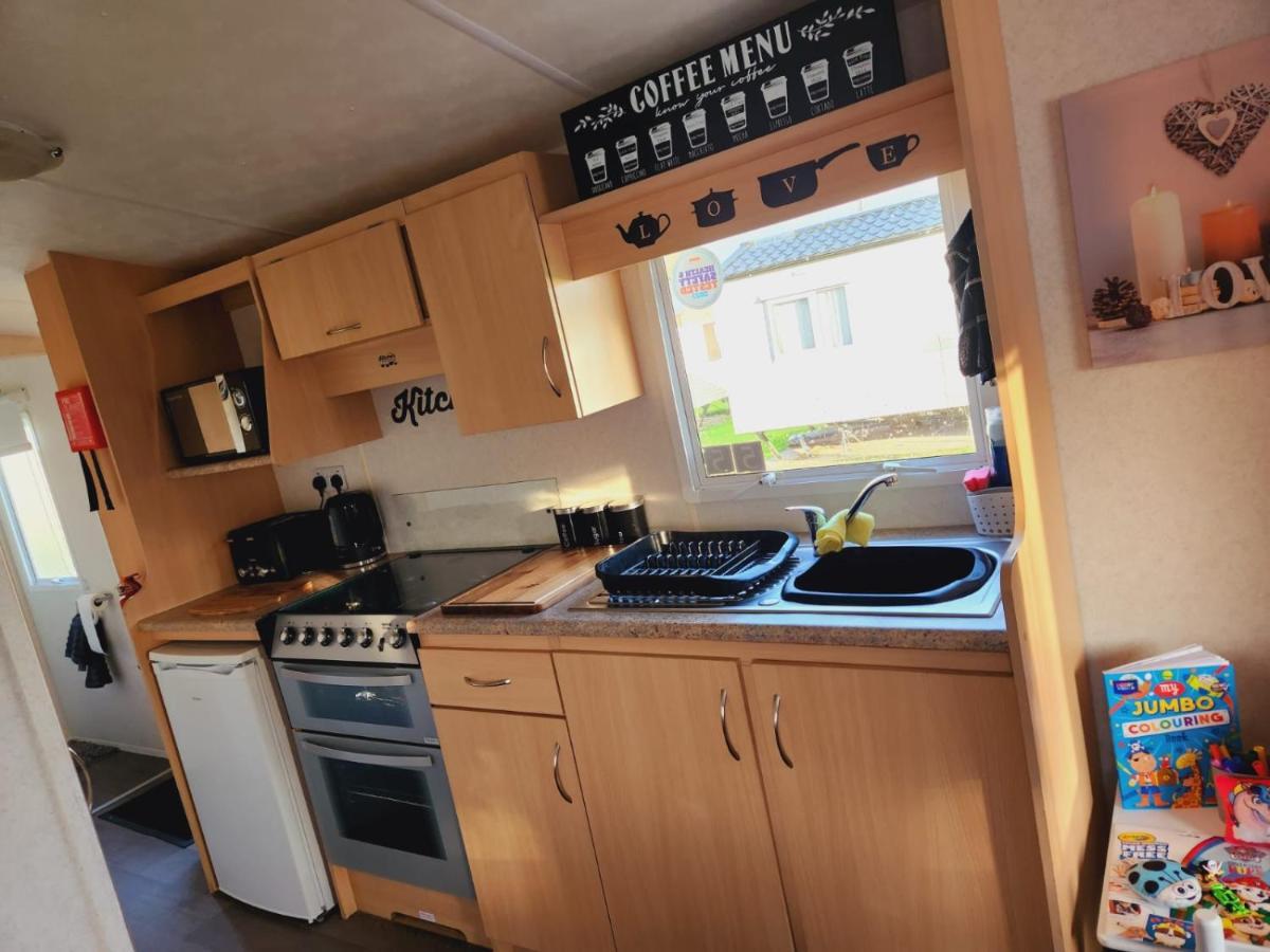 Hotel Comfy Caravan On Marine Park Rhyl Exterior foto